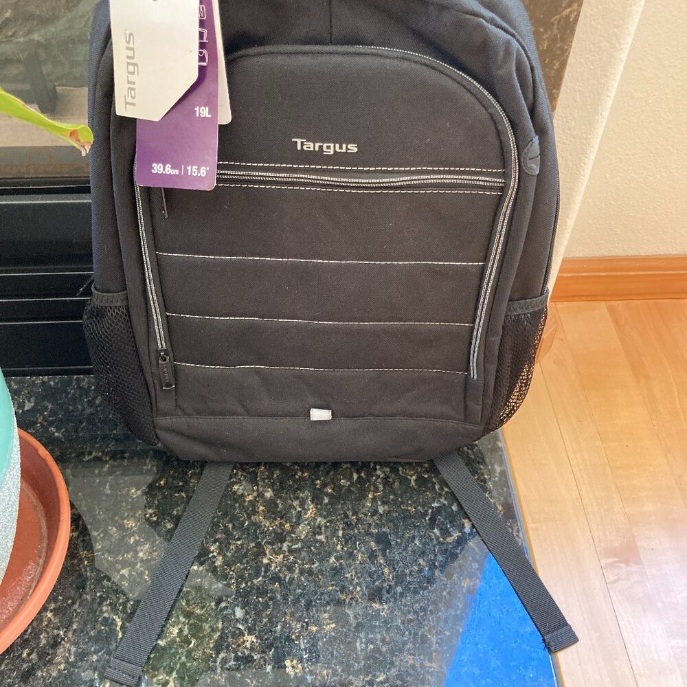 Targus Octave Black Laptop Backpack for 15.6" 19L 2 outer zip pockets NWT